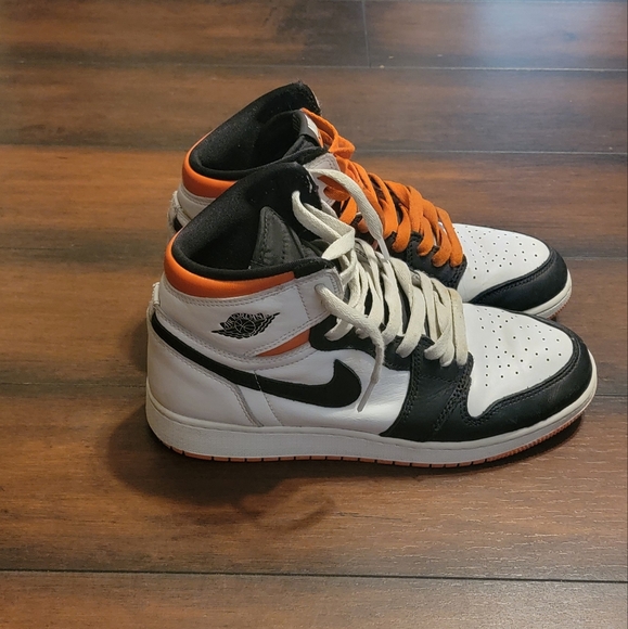 Air Jordan 1 Retro High Electro Orange - Picture 3 of 5